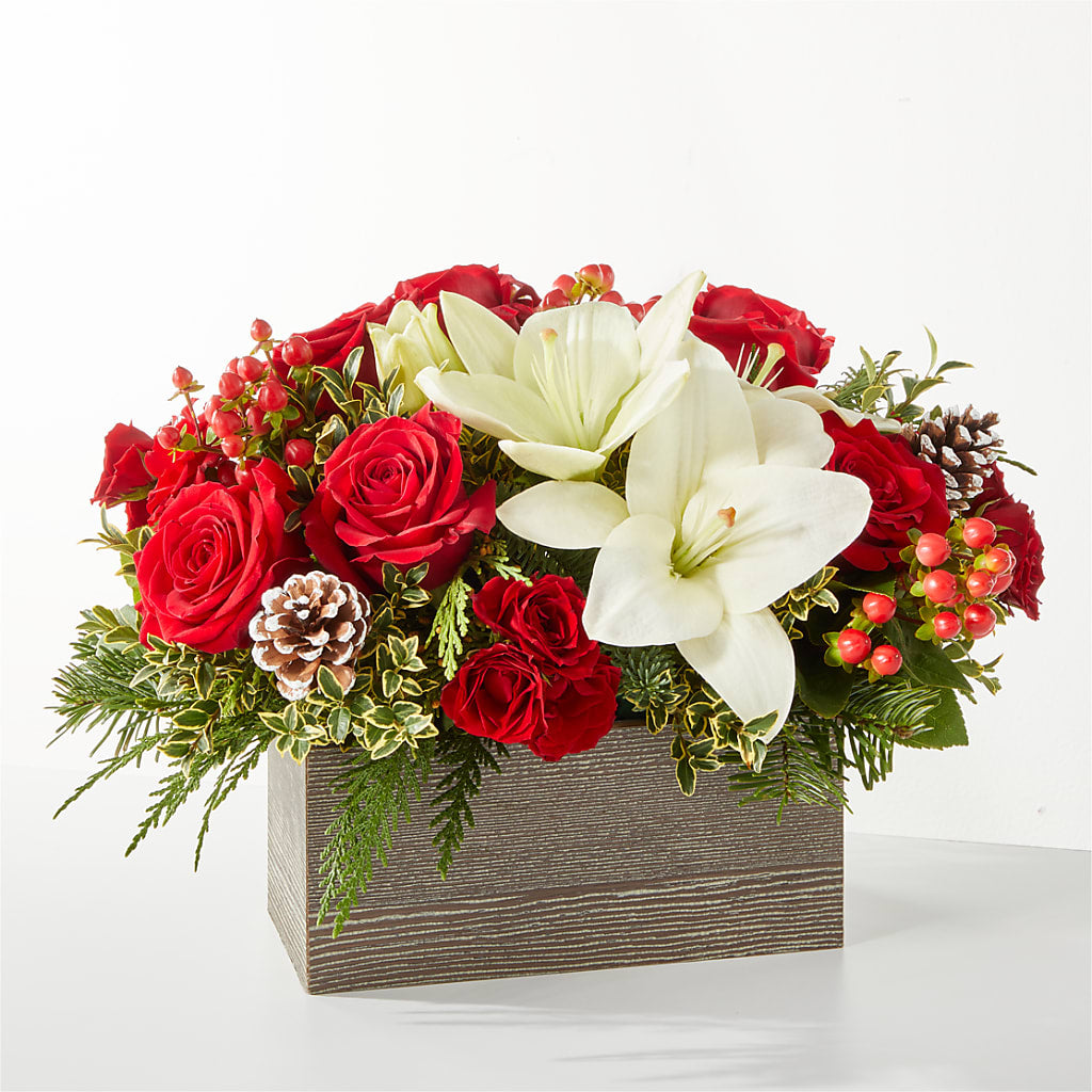 Snowy Wonderland Bouquet – ELLIOTT'S FLORIST & GIFTS, INC., Appomattox VA