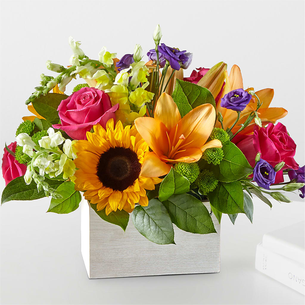 Best Day Box Bouquet – ELLIOTT'S FLORIST & GIFTS, INC., Appomattox VA