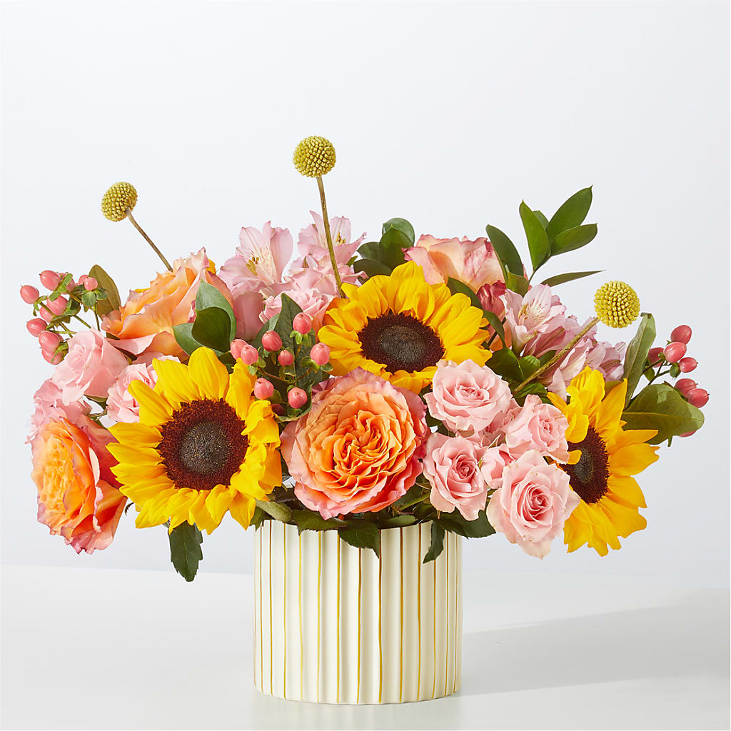 Sun's Out Bouquet – ELLIOTT'S FLORIST & GIFTS, INC., Appomattox VA