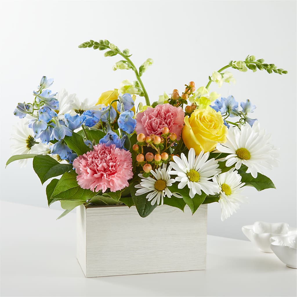Sun Salutation Box Bouquet – ELLIOTT'S FLORIST & GIFTS, INC., Appomattox VA