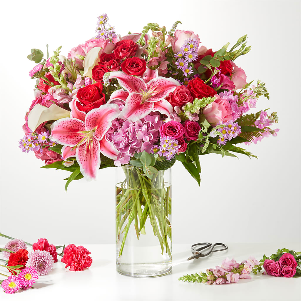 Swooning Over You - A Luxury Florist Original – ELLIOTT'S FLORIST & GIFTS, INC., Appomattox VA