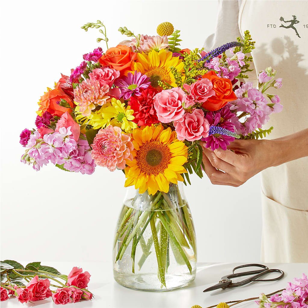 Cue the Confetti - A Florist Original – ELLIOTT'S FLORIST & GIFTS, INC., Appomattox VA