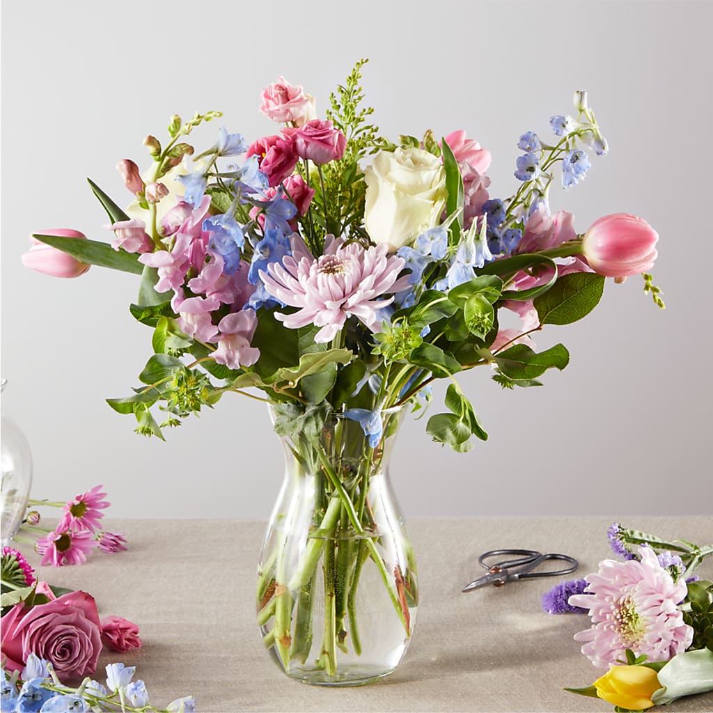Pastel Tradition - A Florist Original – ELLIOTT'S FLORIST & GIFTS, INC., Appomattox VA