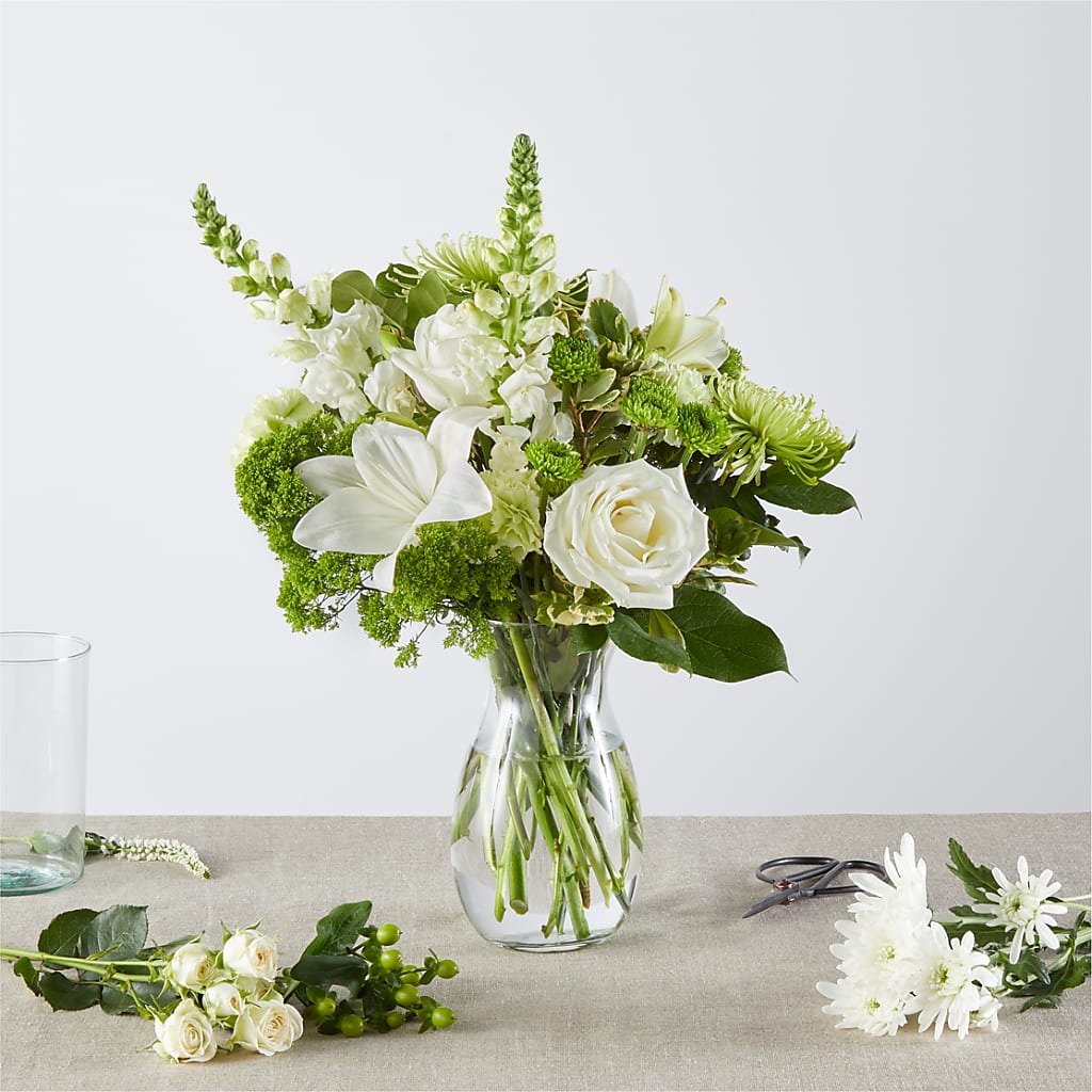 Irish Garden - A Florist Original – ELLIOTT'S FLORIST & GIFTS, INC., Appomattox VA
