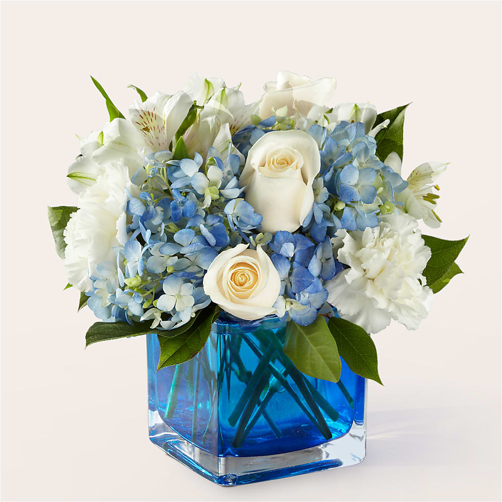 Soothing Waters Bouquet – ELLIOTT'S FLORIST & GIFTS, INC., Appomattox VA