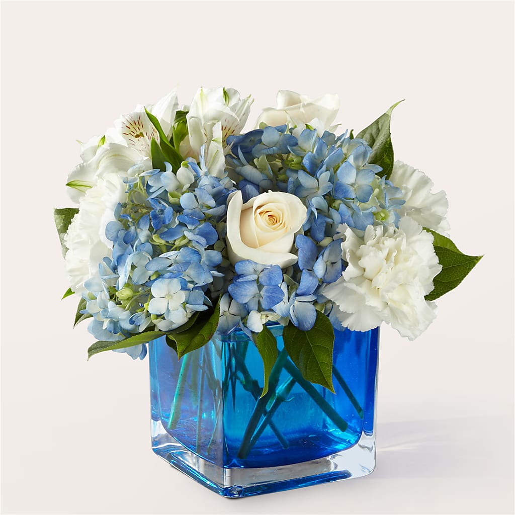 Soothing Waters Bouquet – ELLIOTT'S FLORIST & GIFTS, INC., Appomattox VA