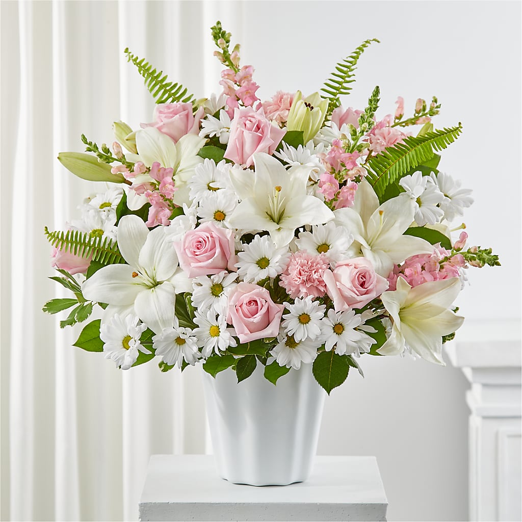 Soft Touch Tabletop Basket – ELLIOTT'S FLORIST & GIFTS, INC., Appomattox VA