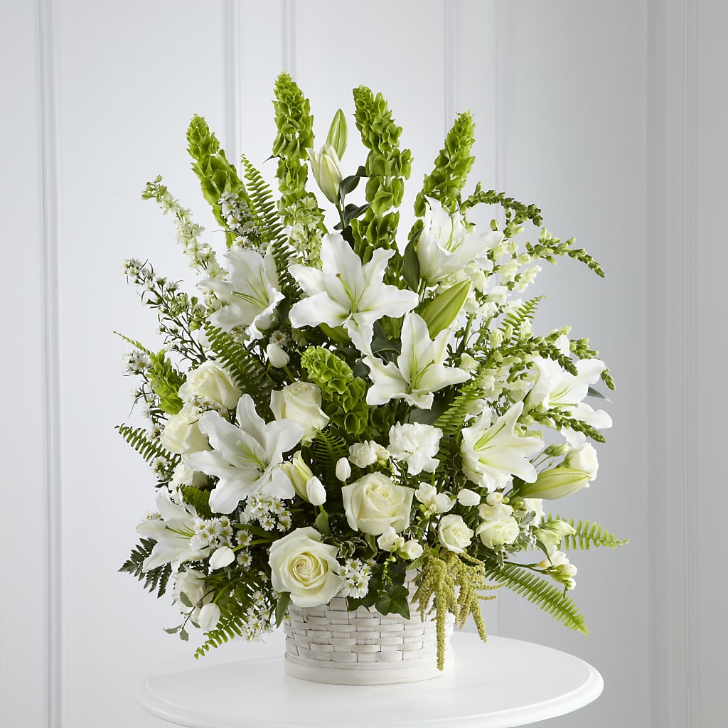 In Our Thoughts Arrangement – ELLIOTT'S FLORIST & GIFTS, INC., Appomattox VA