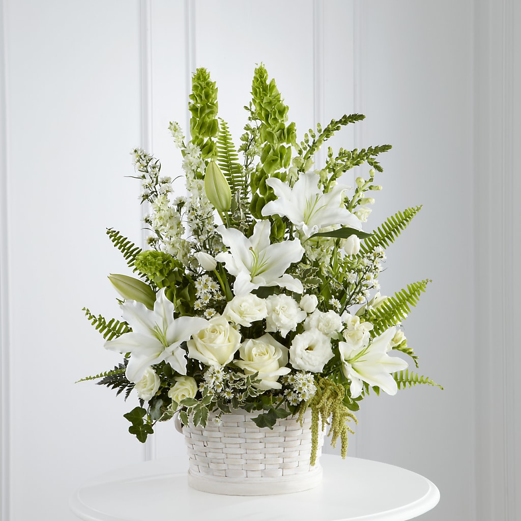 In Our Thoughts Arrangement – ELLIOTT'S FLORIST & GIFTS, INC., Appomattox VA