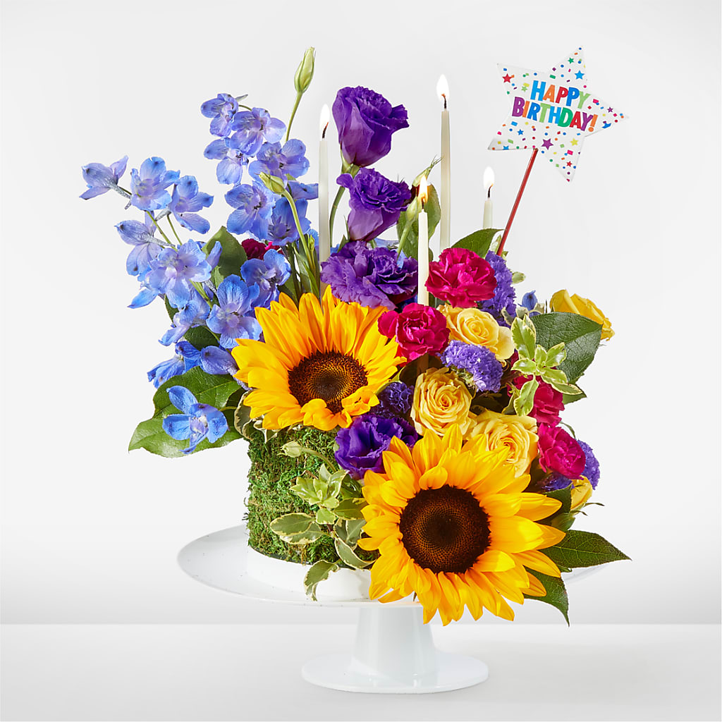 Star of the Day Floral Cake – ELLIOTT'S FLORIST & GIFTS, INC., Appomattox VA