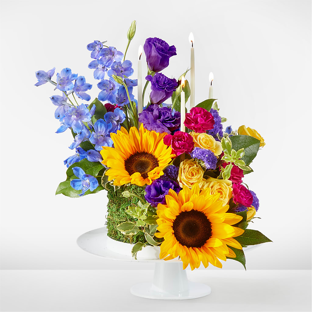 Star of the Day Floral Cake – ELLIOTT'S FLORIST & GIFTS, INC., Appomattox VA