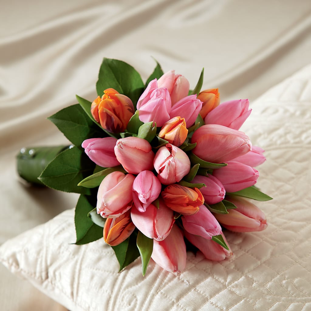 Embraceable Bouquet – ELLIOTT'S FLORIST & GIFTS, INC., Appomattox VA