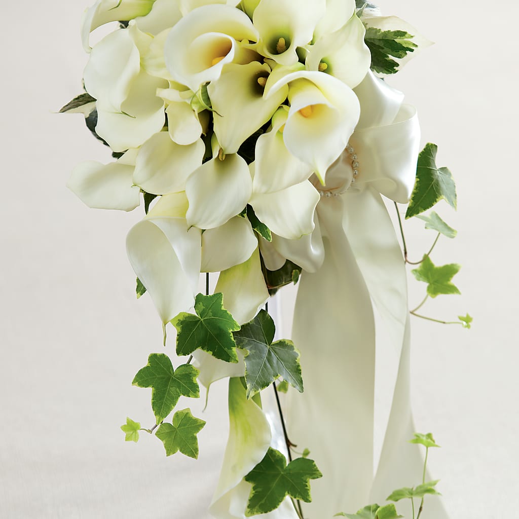 White Chapel Bouquet – ELLIOTT'S FLORIST & GIFTS, INC., Appomattox VA