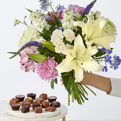 Winter Celebration Bouquet – ELLIOTT'S FLORIST & GIFTS, INC., Appomattox VA