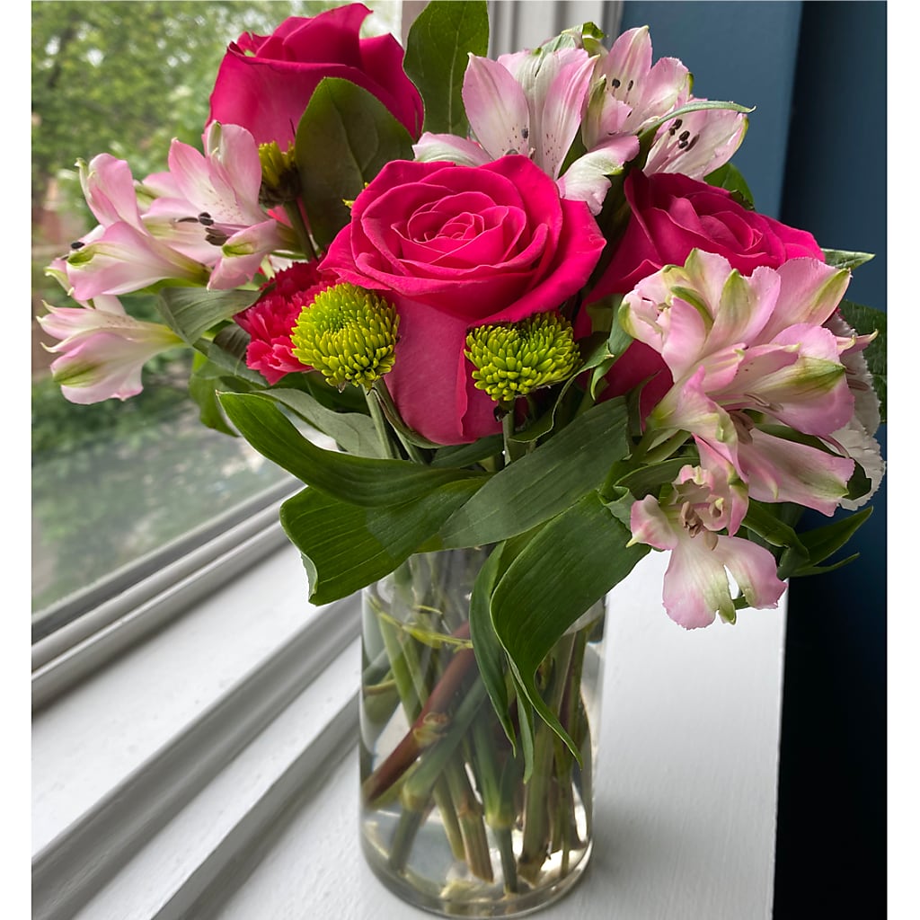 Sweet & Pretty Bouquet – ELLIOTT'S FLORIST & GIFTS, INC., Appomattox VA