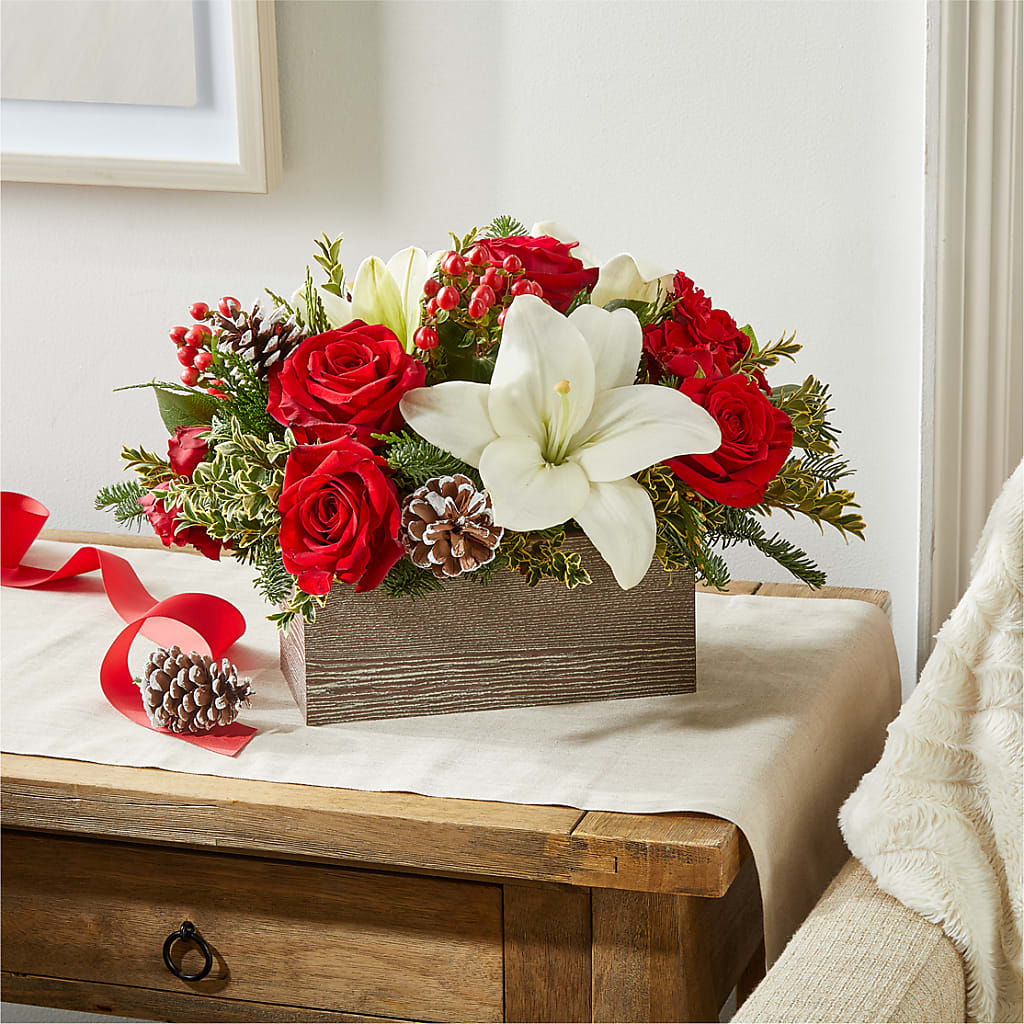 Snowy Wonderland Bouquet – ELLIOTT'S FLORIST & GIFTS, INC., Appomattox VA