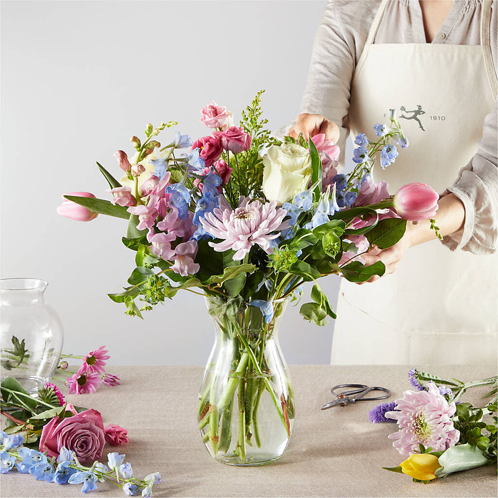 Pastel Tradition - A Florist Original – ELLIOTT'S FLORIST & GIFTS, INC., Appomattox VA