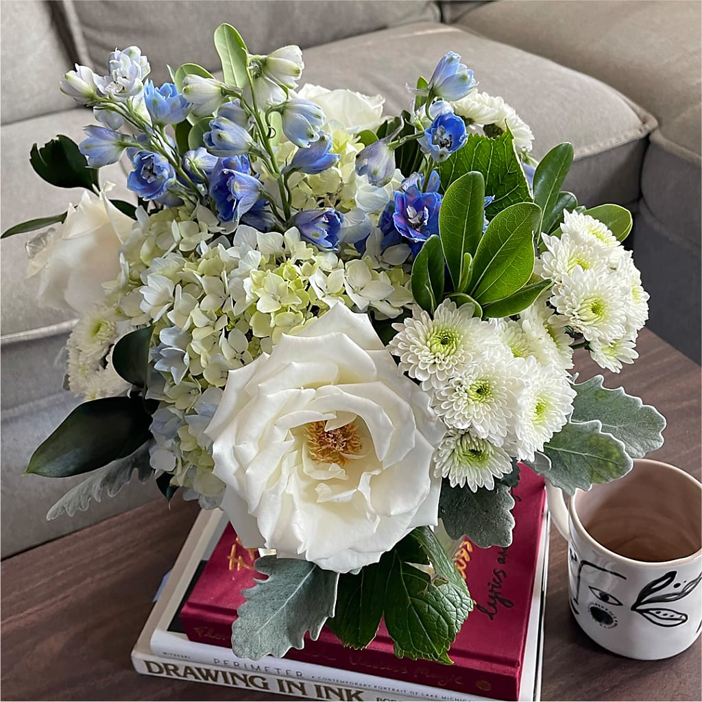 Clear Skies Bouquet – ELLIOTT'S FLORIST & GIFTS, INC., Appomattox VA