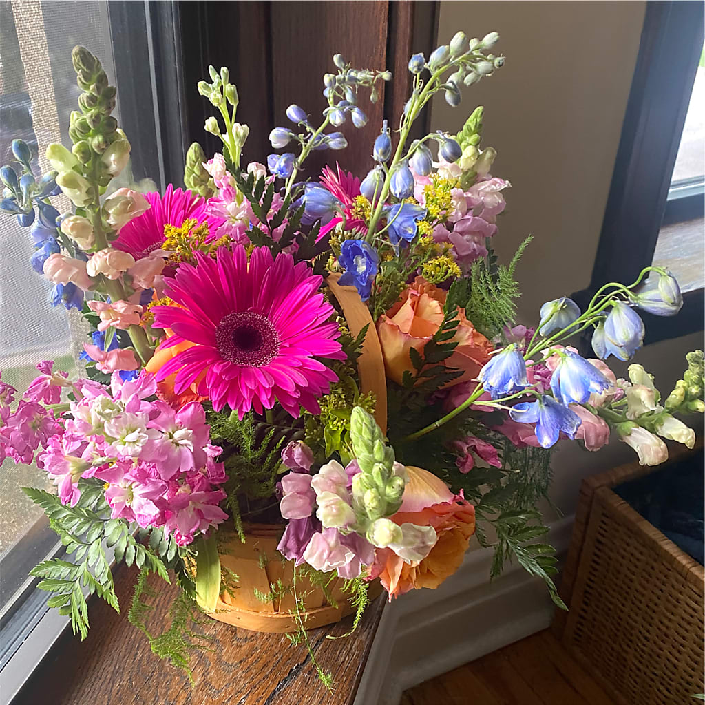 Garden of Life Basket – ELLIOTT'S FLORIST & GIFTS, INC., Appomattox VA