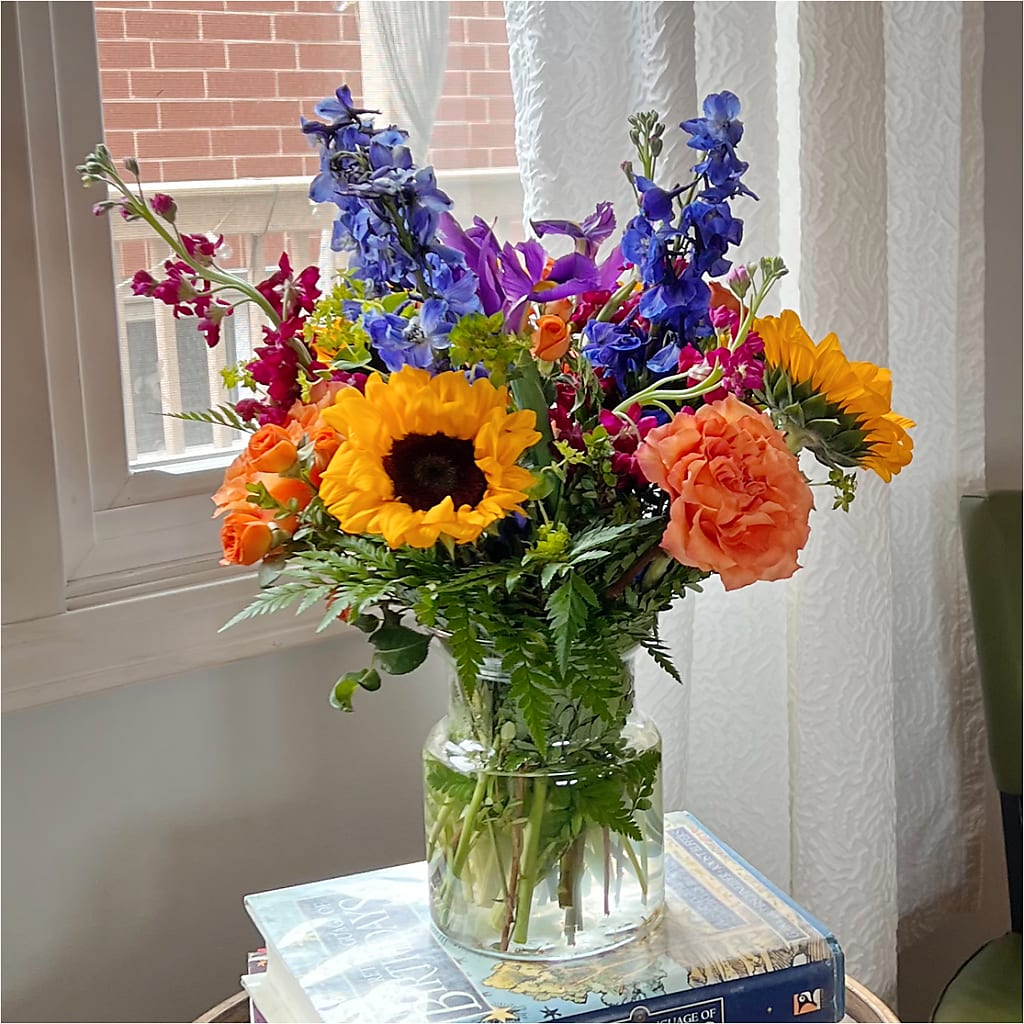 Rays of Life Bouquet – ELLIOTT'S FLORIST & GIFTS, INC., Appomattox VA