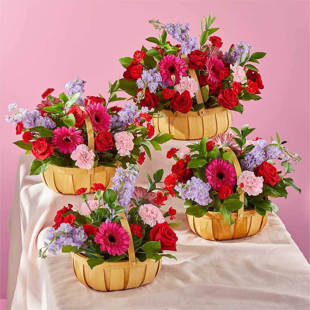 Pink Picnic Basket – ELLIOTT'S FLORIST & GIFTS, INC., Appomattox VA