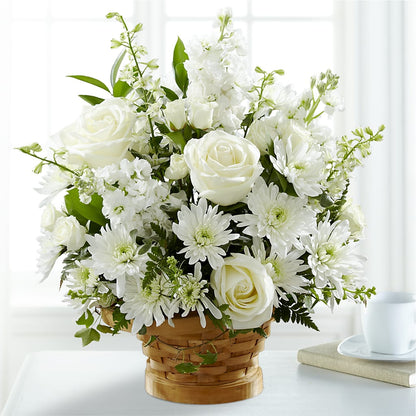 Heartfelt Condolences Arrangement – ELLIOTT'S FLORIST & GIFTS, INC., Appomattox VA