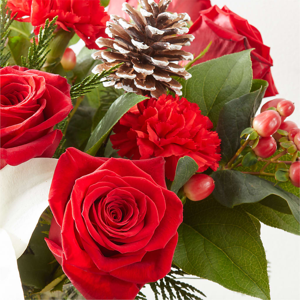 Oh So Jolly Bouquet – ELLIOTT'S FLORIST & GIFTS, INC., Appomattox VA