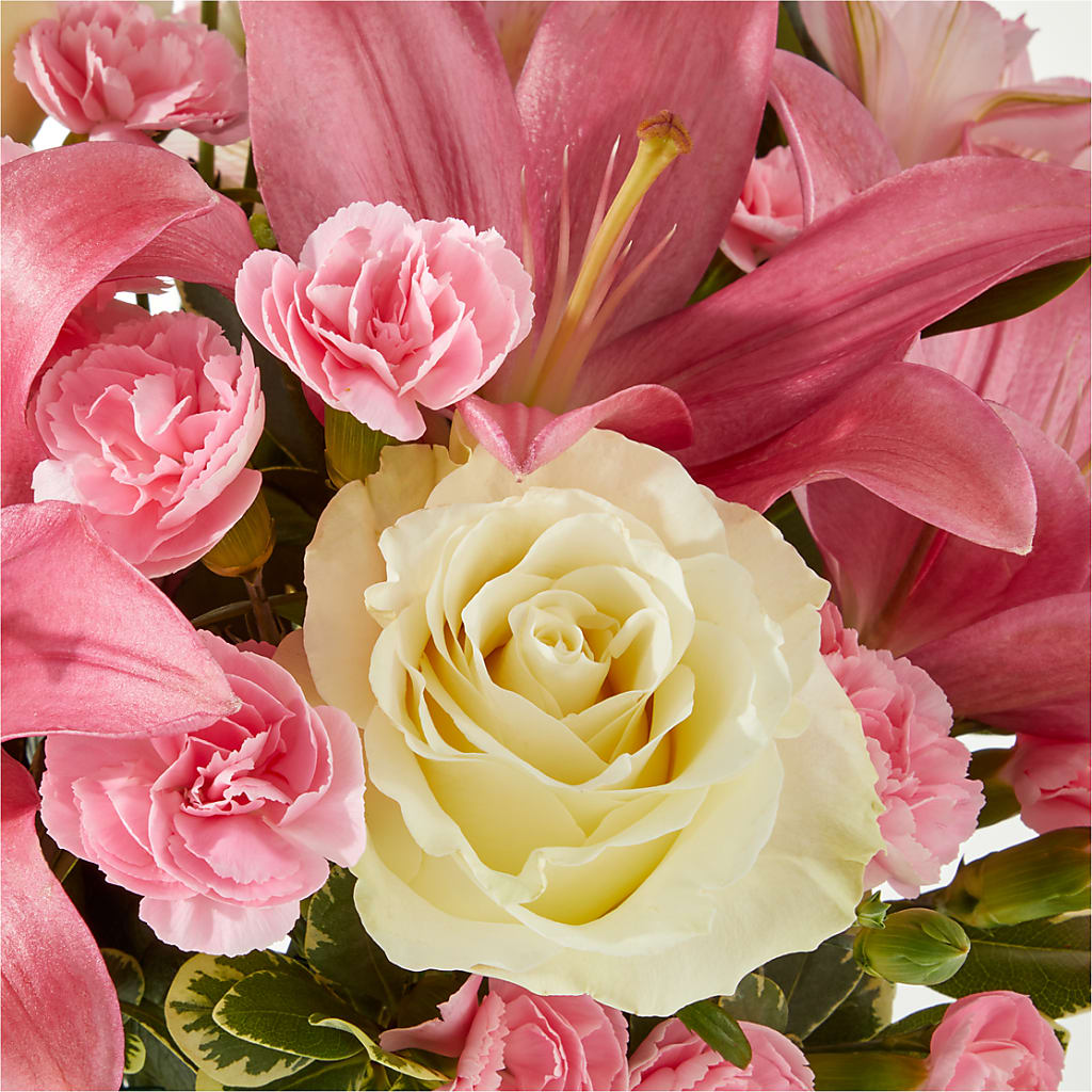 Piece of Cake Bouquet – ELLIOTT'S FLORIST & GIFTS, INC., Appomattox VA