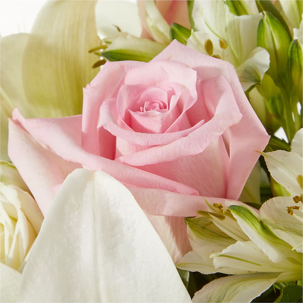 Kindhearted Bouquet – ELLIOTT'S FLORIST & GIFTS, INC., Appomattox VA