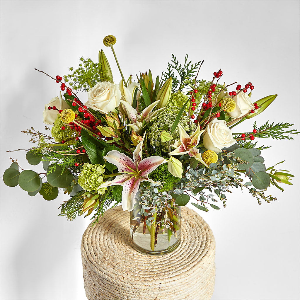 Berry & Bright Bouquet – ELLIOTT'S FLORIST & GIFTS, INC., Appomattox VA