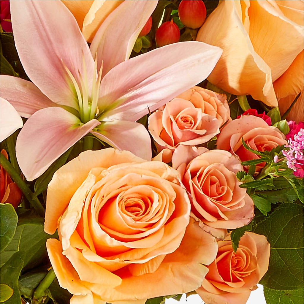 Bisous Bouquet – ELLIOTT'S FLORIST & GIFTS, INC., Appomattox VA