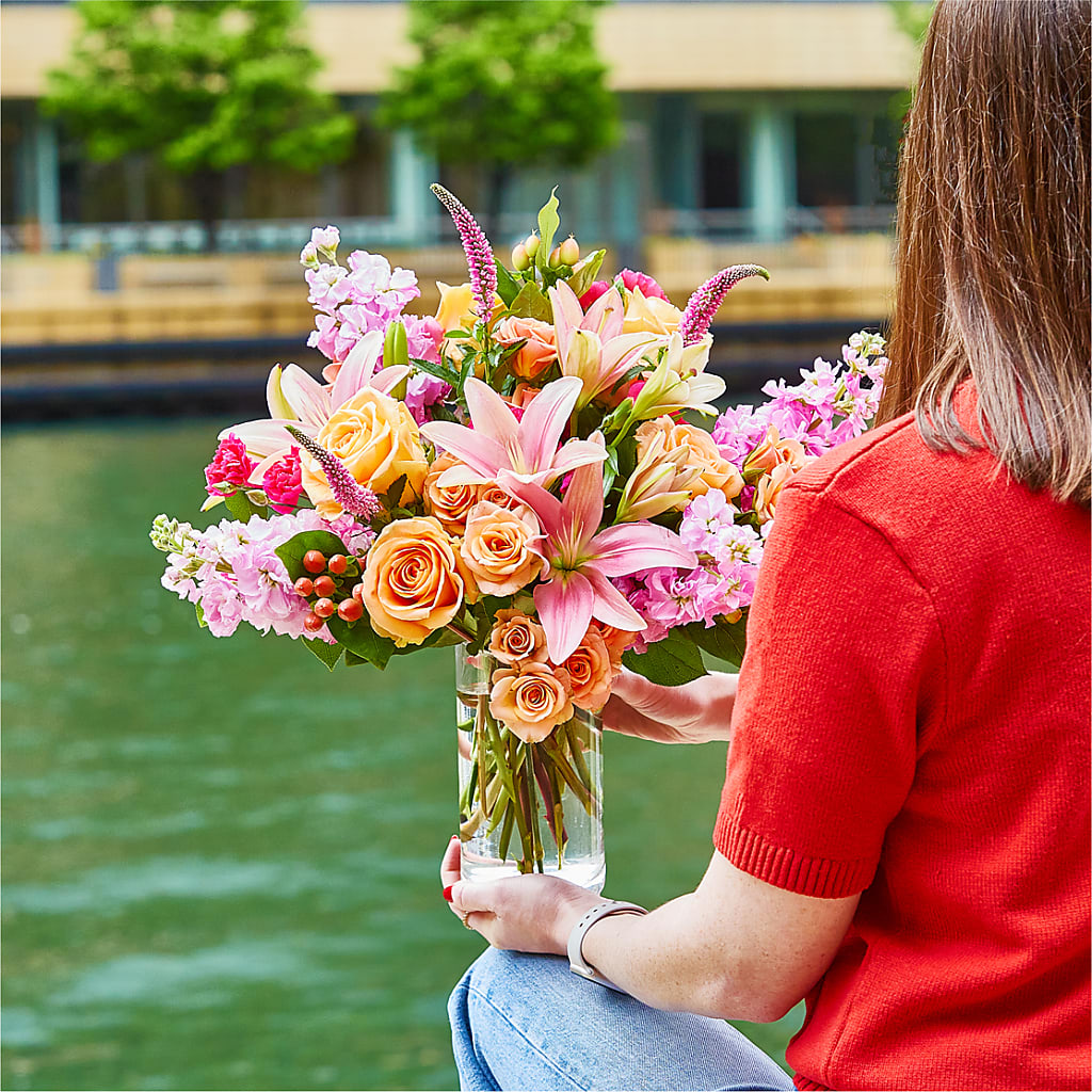 Bisous Bouquet – ELLIOTT'S FLORIST & GIFTS, INC., Appomattox VA