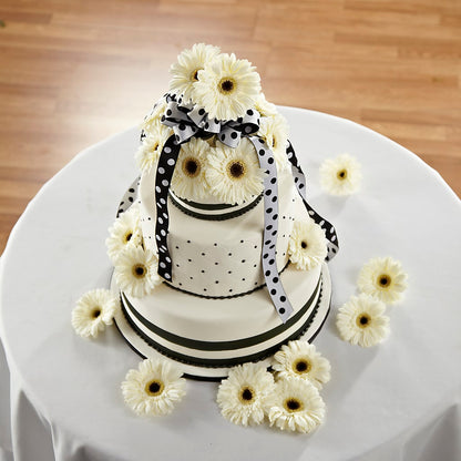 Simple Sophistication Cake Décor – ELLIOTT'S FLORIST & GIFTS, INC., Appomattox VA